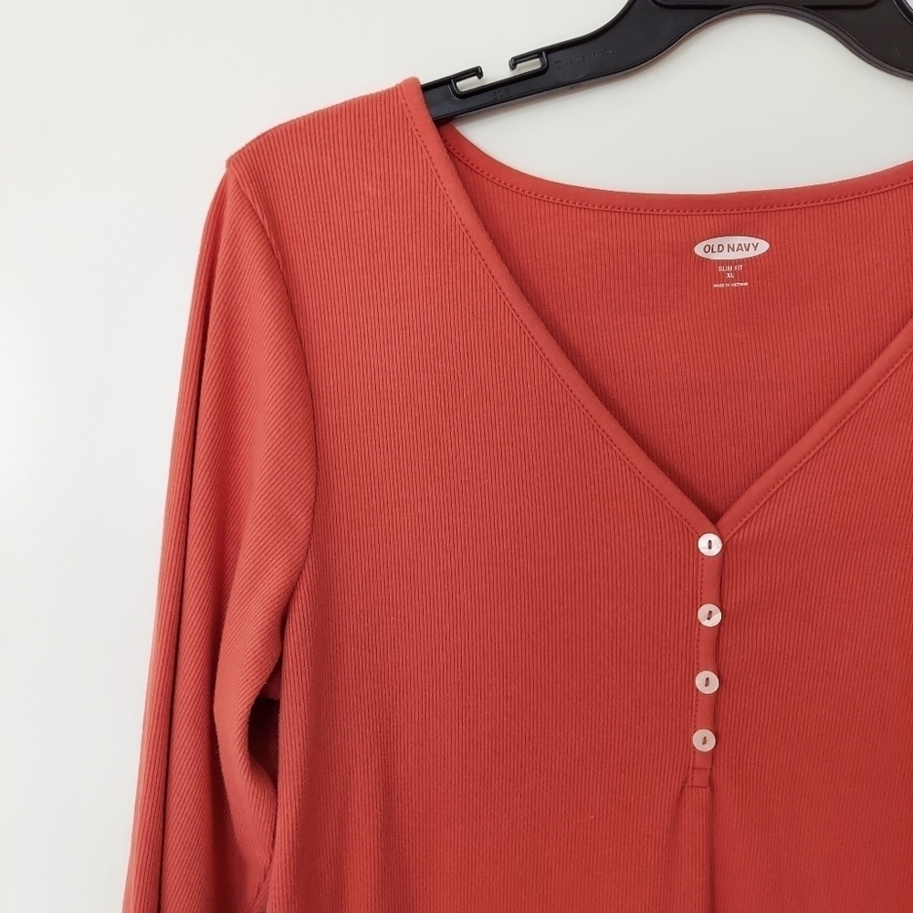 Old Navy woman top. Size XL. 3/4 sleeve. Cotton blend! Lightweght. Breathable. - Picture 2 of 4